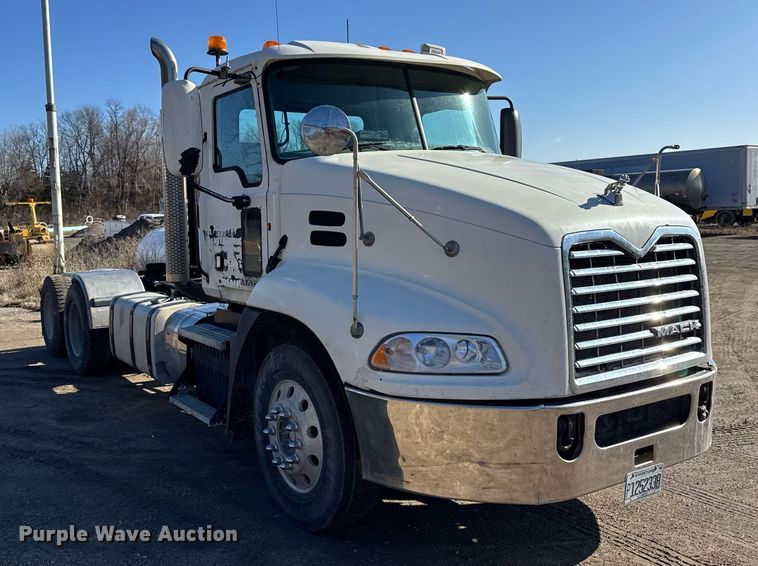 image for item DH9891 2012 Mack CXU semi truck