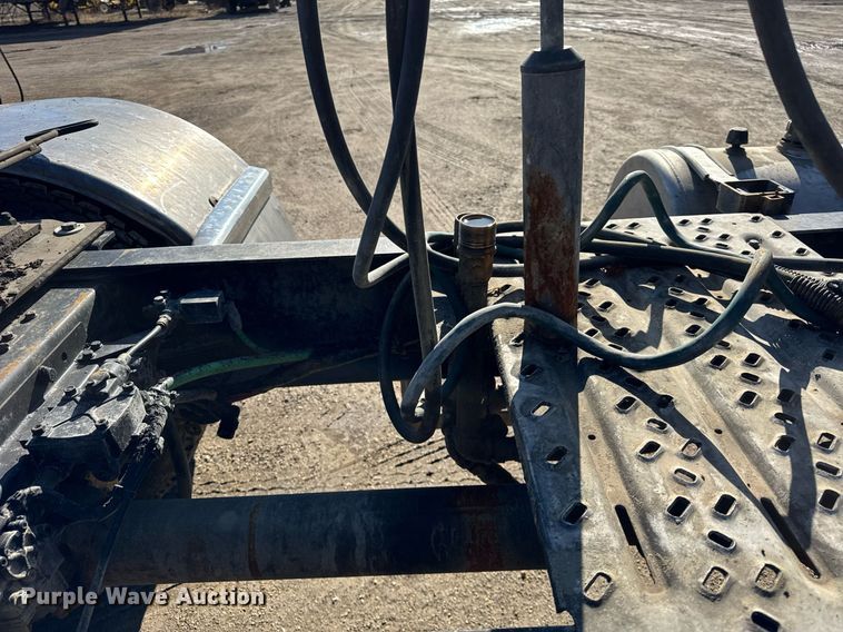 image for item DH9891 2012 Mack CXU semi truck