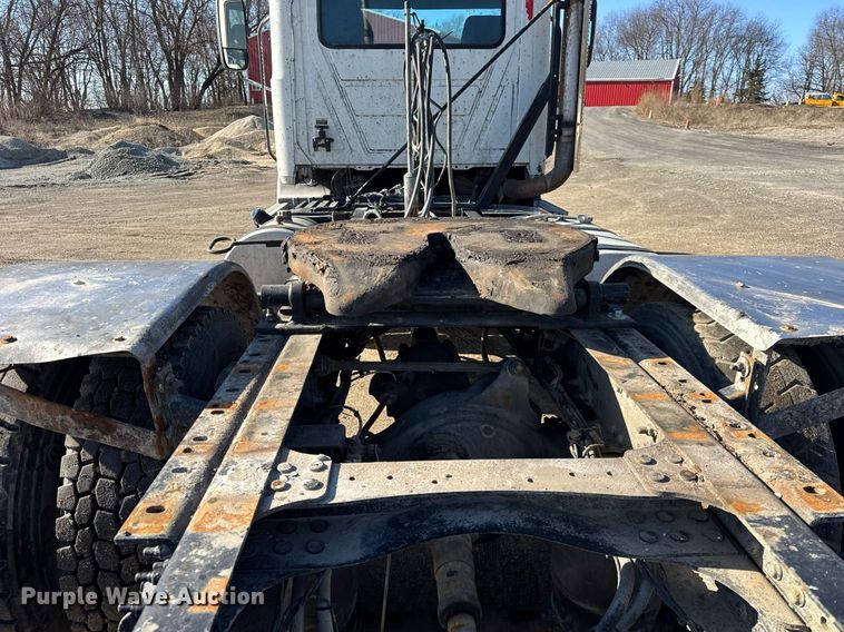 image for item DH9891 2012 Mack CXU semi truck