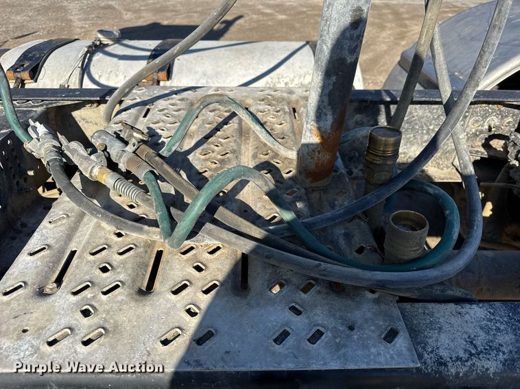 image for item DH9891 2012 Mack CXU semi truck