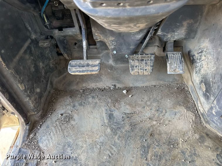 image for item DH9891 2012 Mack CXU semi truck