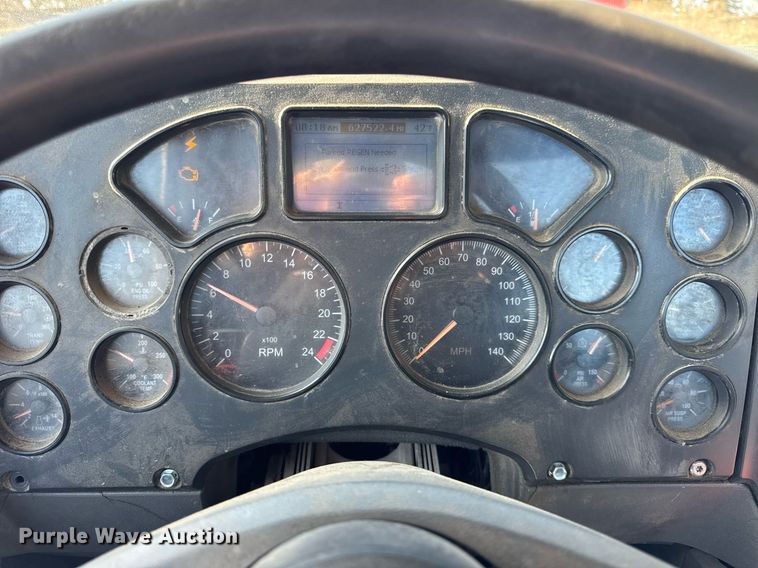 image for item DH9891 2012 Mack CXU semi truck