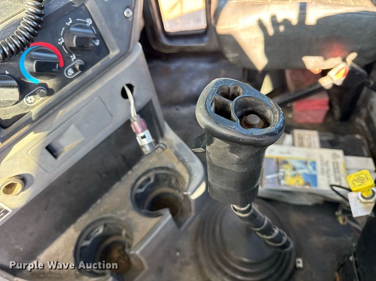 image for item DH9891 2012 Mack CXU semi truck