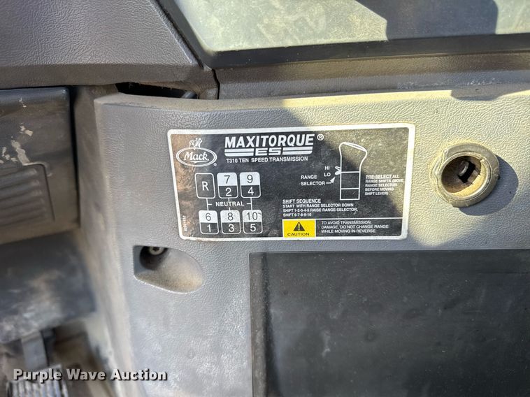 image for item DH9891 2012 Mack CXU semi truck