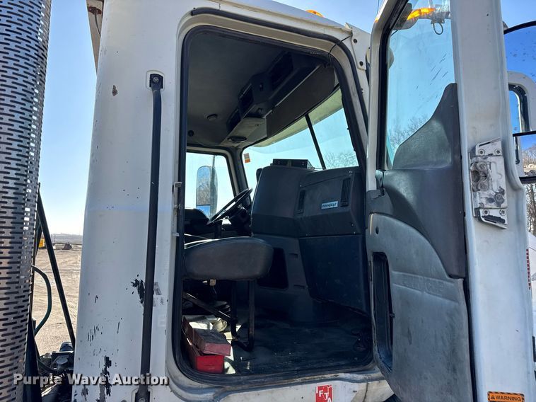 image for item DH9891 2012 Mack CXU semi truck