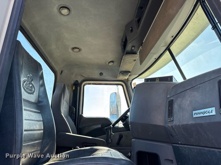 image for item DH9891 2012 Mack CXU semi truck