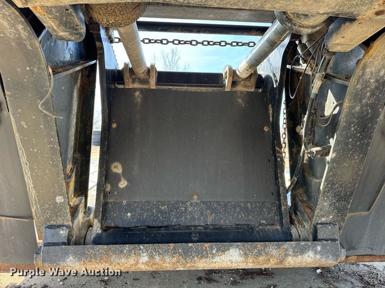 image for item DH9893 2007 Landoll lowboy equipment trailer