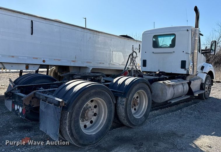 image for item DM5608 2015 Kenworth T880 semi truck
