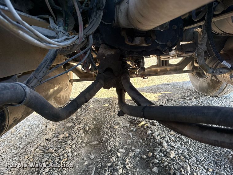 image for item DM5608 2015 Kenworth T880 semi truck