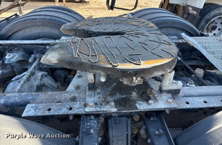 image for item DM5608 2015 Kenworth T880 semi truck