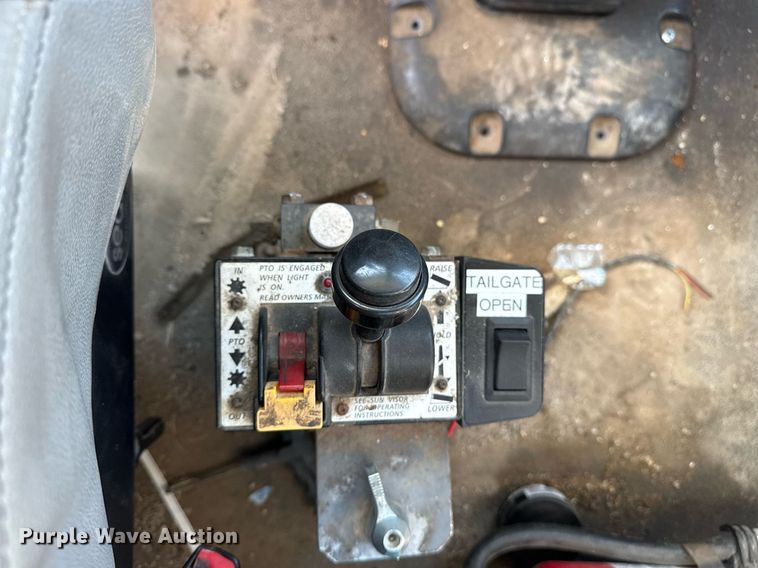 image for item DM5608 2015 Kenworth T880 semi truck