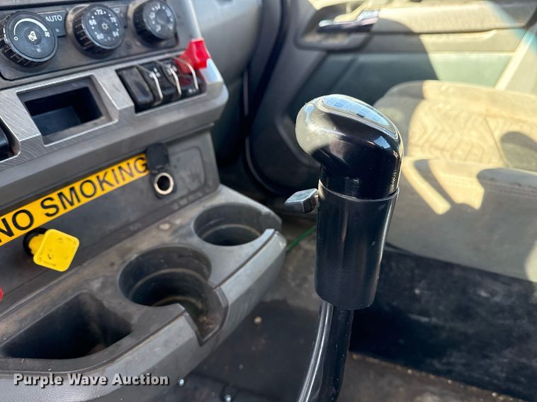 image for item DM5608 2015 Kenworth T880 semi truck