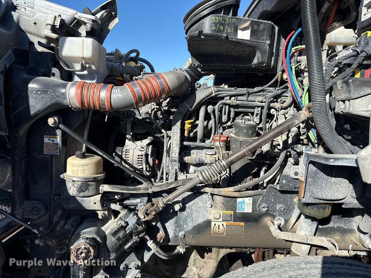 image for item DM5608 2015 Kenworth T880 semi truck