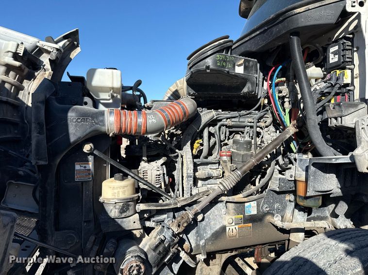 image for item DM5608 2015 Kenworth T880 semi truck