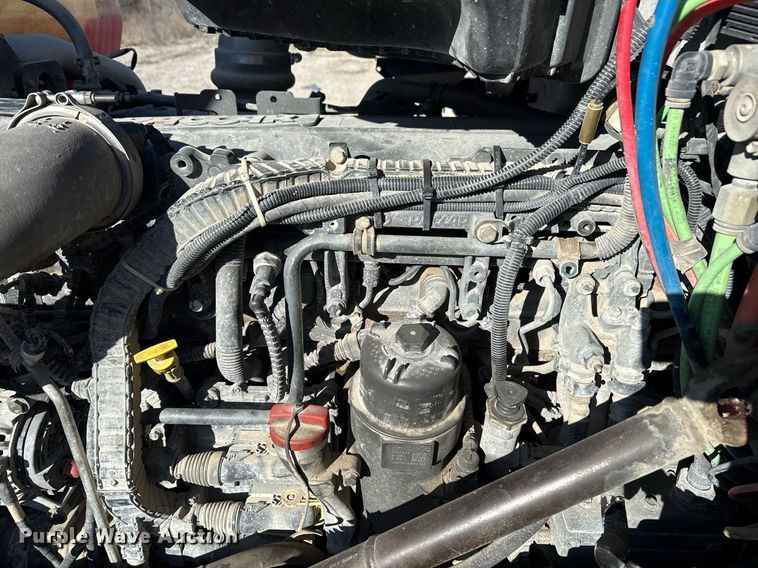 image for item DM5608 2015 Kenworth T880 semi truck