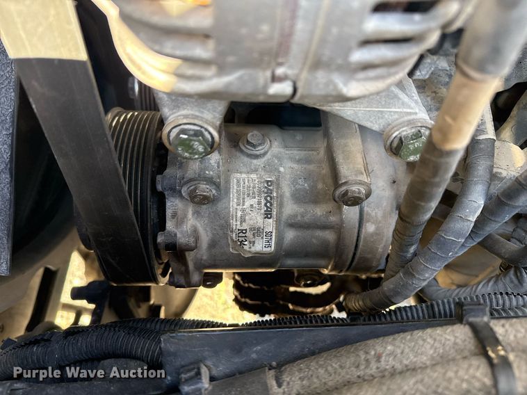 image for item DM5608 2015 Kenworth T880 semi truck