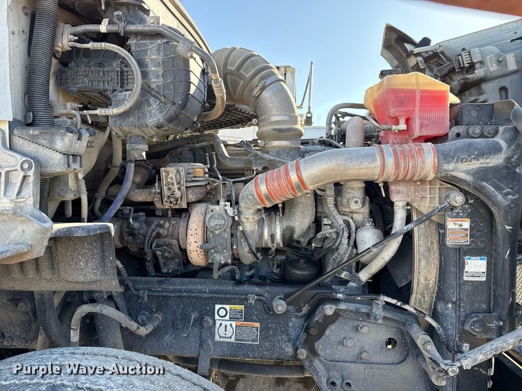 image for item DM5608 2015 Kenworth T880 semi truck