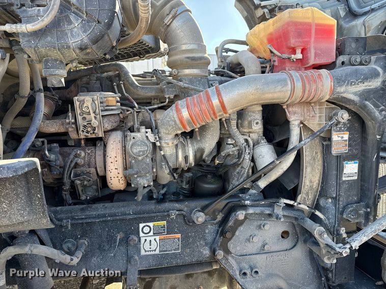 image for item DM5608 2015 Kenworth T880 semi truck