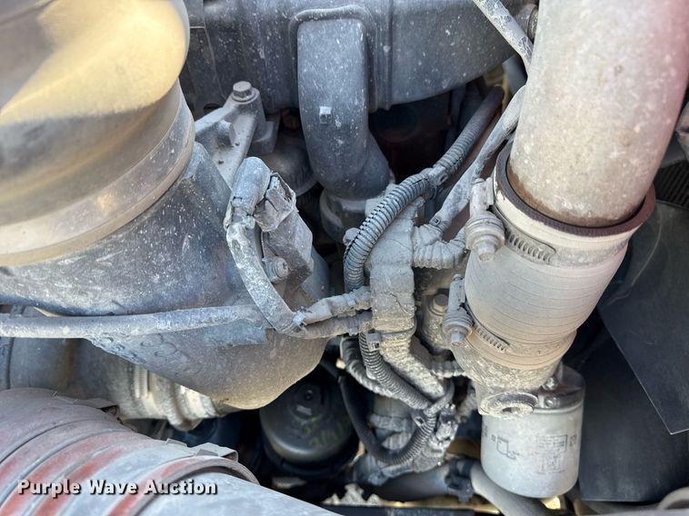 image for item DM5608 2015 Kenworth T880 semi truck