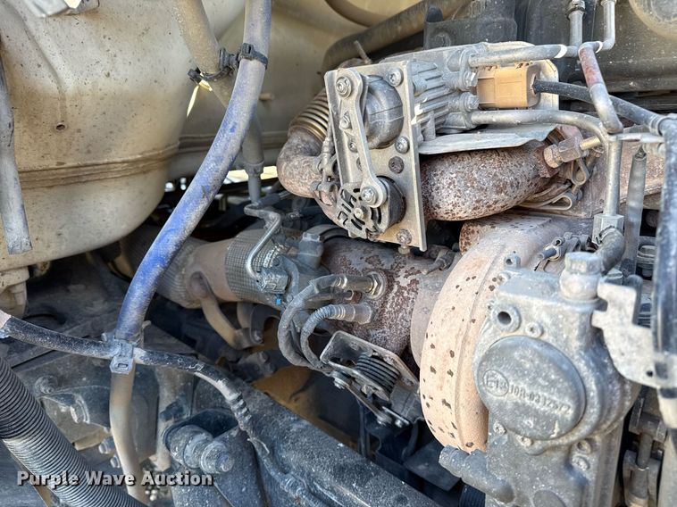 image for item DM5608 2015 Kenworth T880 semi truck