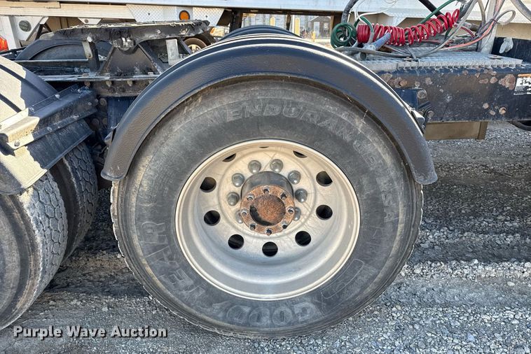 image for item DM5608 2015 Kenworth T880 semi truck