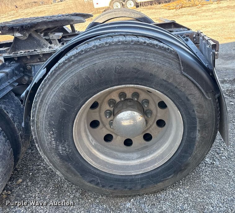 image for item DM5608 2015 Kenworth T880 semi truck