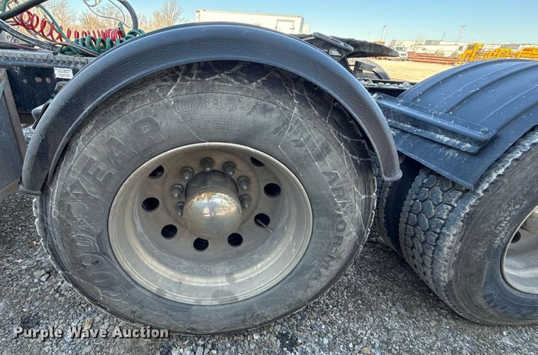 image for item DM5608 2015 Kenworth T880 semi truck