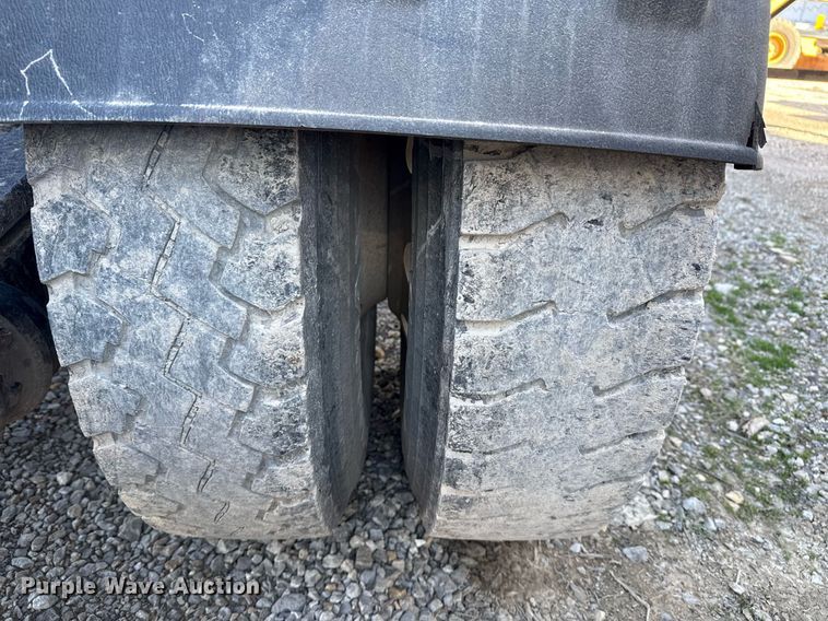 image for item DM5608 2015 Kenworth T880 semi truck