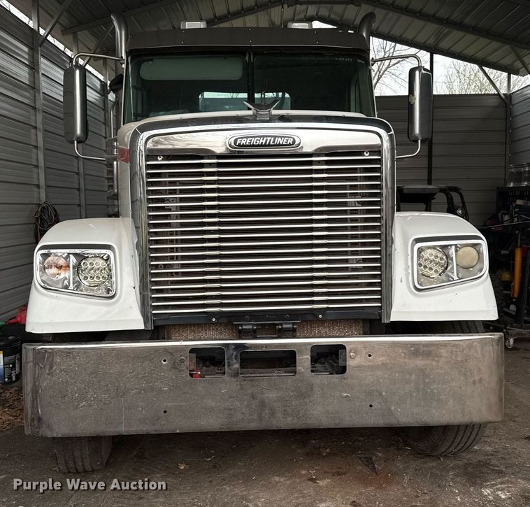 image for item DM5632 2013 Freightliner Coronado semi truck