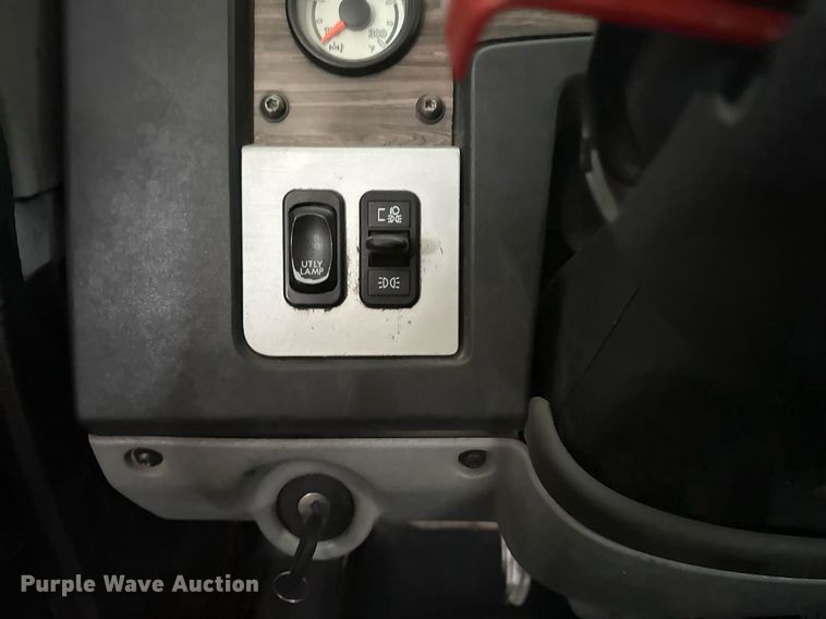 image for item DM5632 2013 Freightliner Coronado semi truck