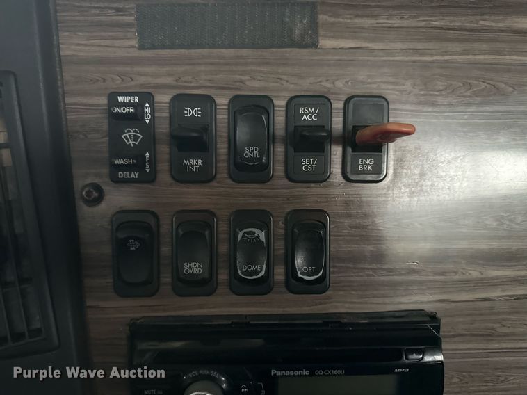 image for item DM5632 2013 Freightliner Coronado semi truck