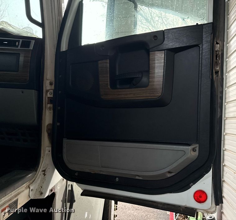 image for item DM5632 2013 Freightliner Coronado semi truck