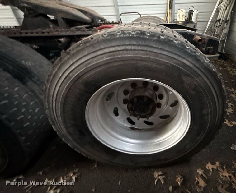 image for item DM5632 2013 Freightliner Coronado semi truck