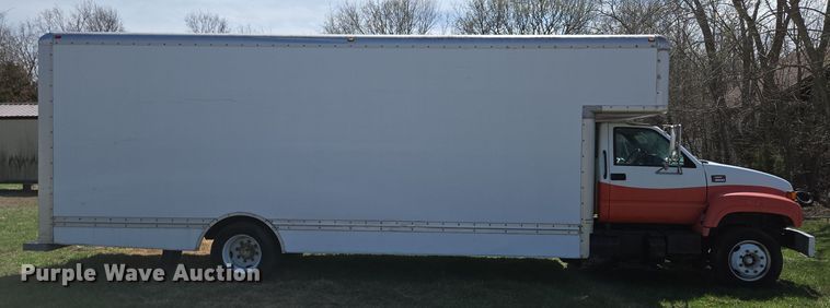image for item DP6222 2000 GMC C6500 box truck