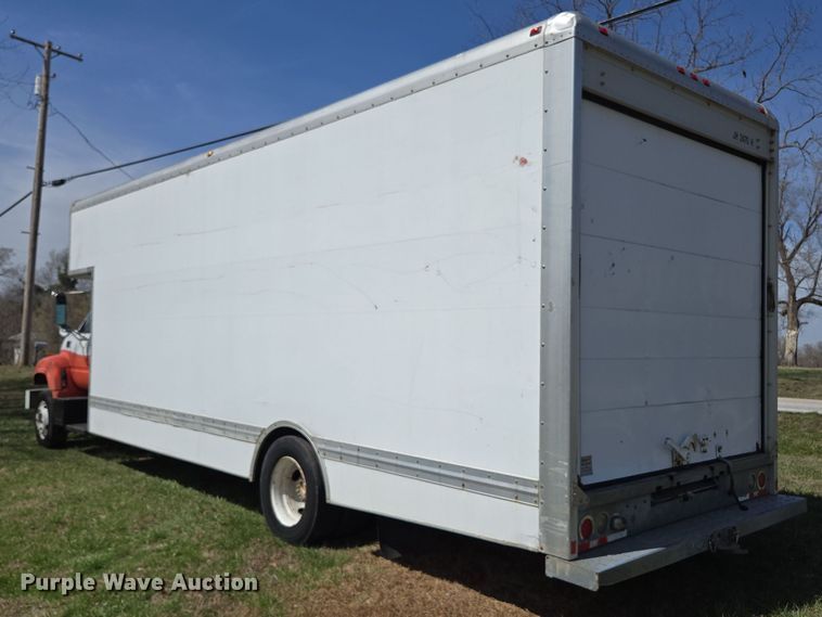 image for item DP6222 2000 GMC C6500 box truck