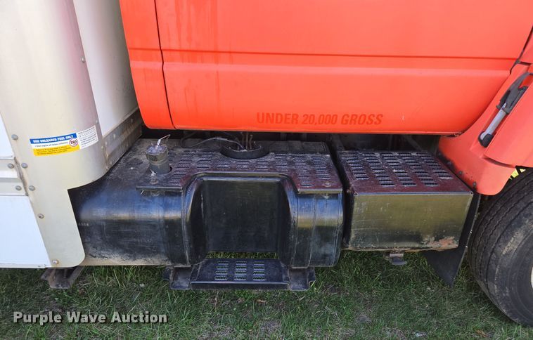 image for item DP6222 2000 GMC C6500 box truck