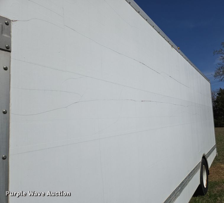 image for item DP6222 2000 GMC C6500 box truck