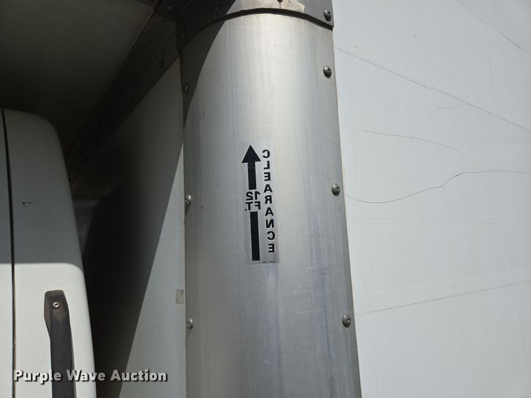 image for item DP6222 2000 GMC C6500 box truck