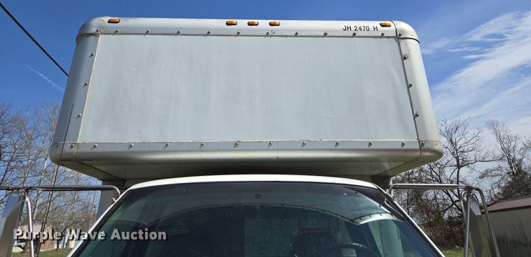 image for item DP6222 2000 GMC C6500 box truck