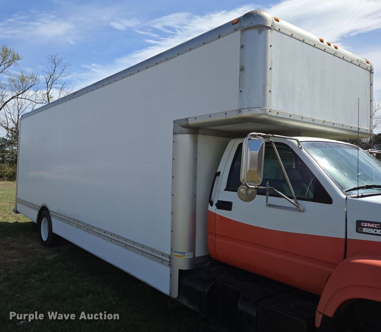 image for item DP6222 2000 GMC C6500 box truck
