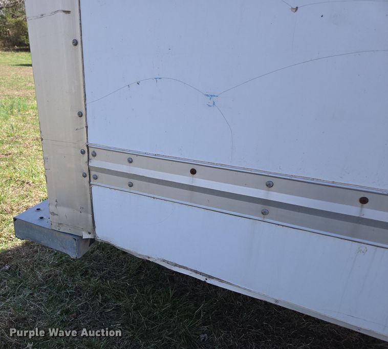 image for item DP6222 2000 GMC C6500 box truck