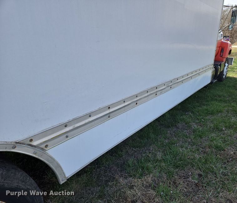 image for item DP6222 2000 GMC C6500 box truck