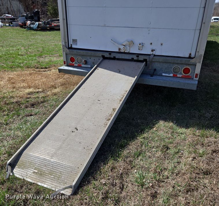 image for item DP6222 2000 GMC C6500 box truck