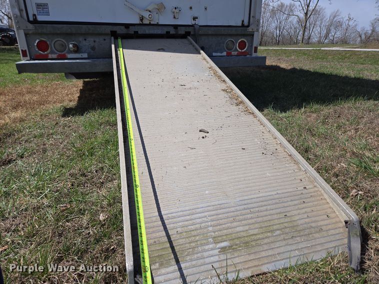 image for item DP6222 2000 GMC C6500 box truck