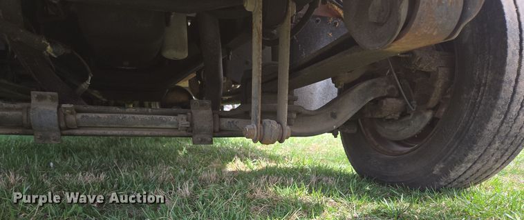 image for item DP6222 2000 GMC C6500 box truck