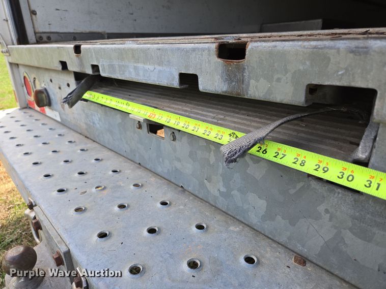 image for item DP6222 2000 GMC C6500 box truck