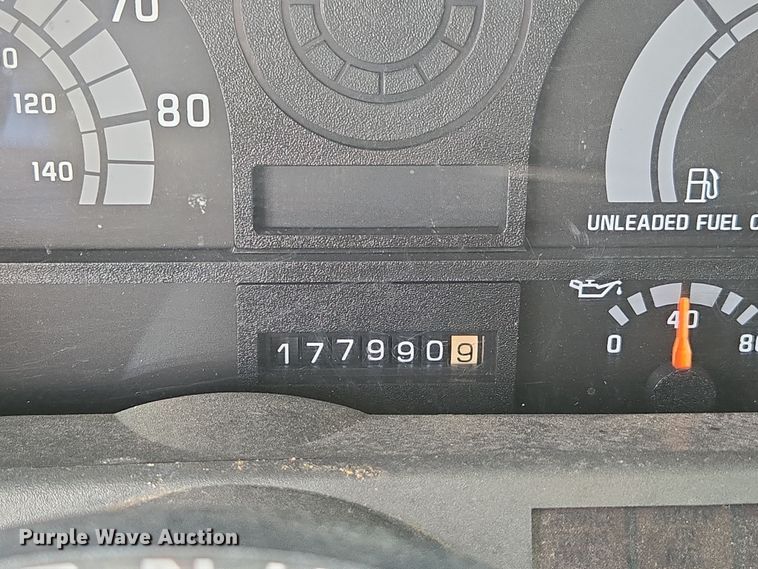 image for item DP6222 2000 GMC C6500 box truck