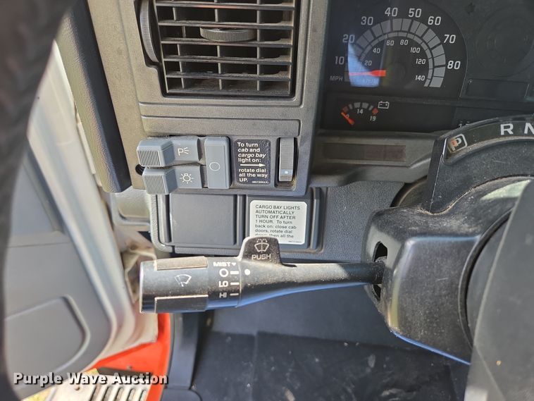 image for item DP6222 2000 GMC C6500 box truck