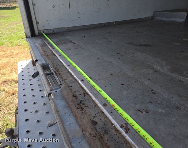 image for item DP6222 2000 GMC C6500 box truck