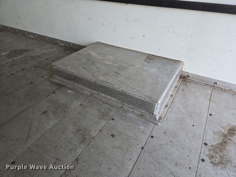 image for item DP6222 2000 GMC C6500 box truck